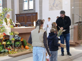 Familiengottesdienst zum Erntedankfest (© Karl-Franz Thiede)